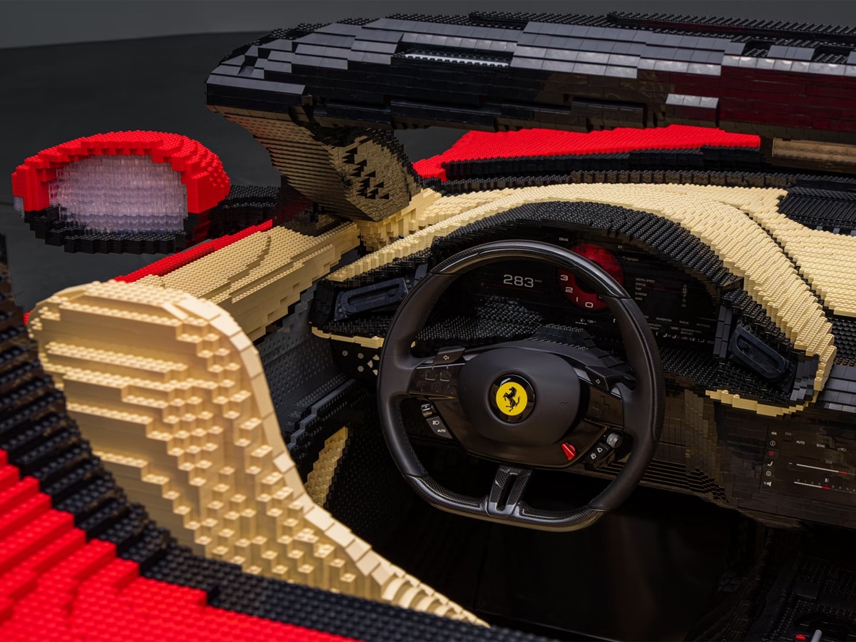 Ferrari 12cilindri interior