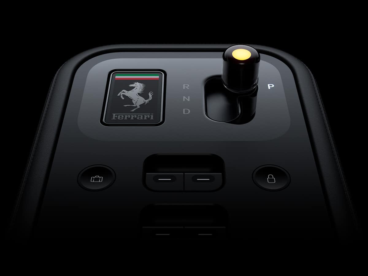 Ferrari luce centre console