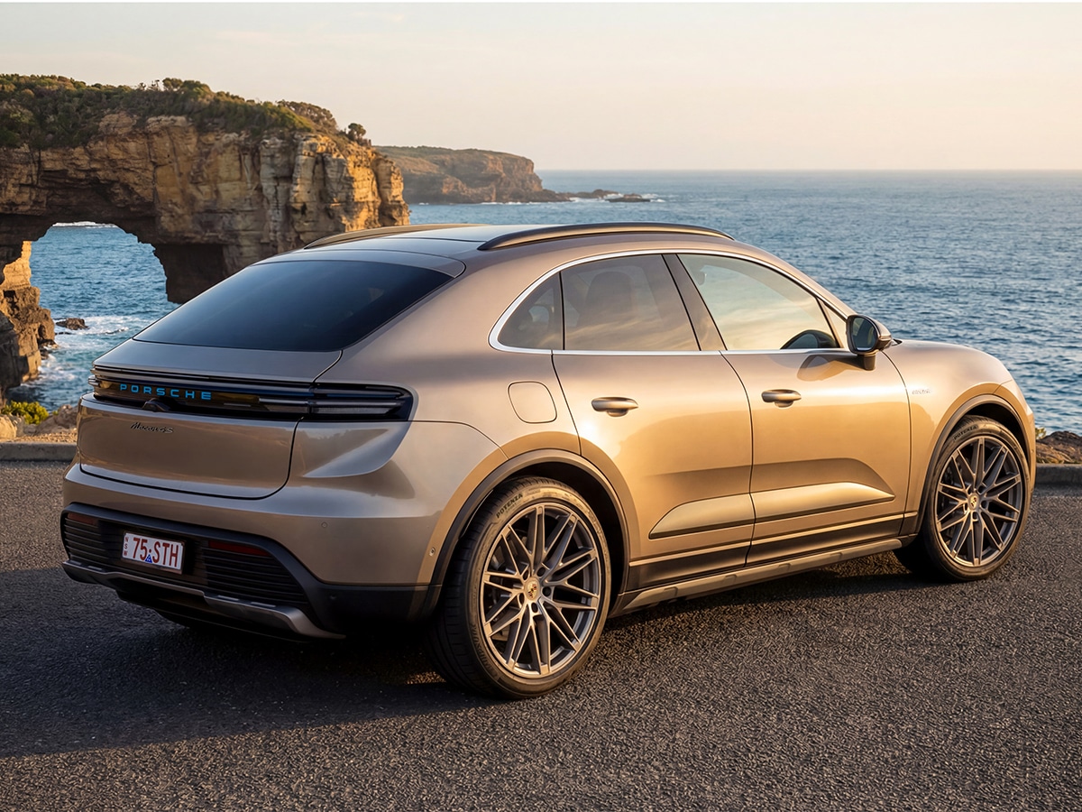 Go south macan 4s rear three quarter