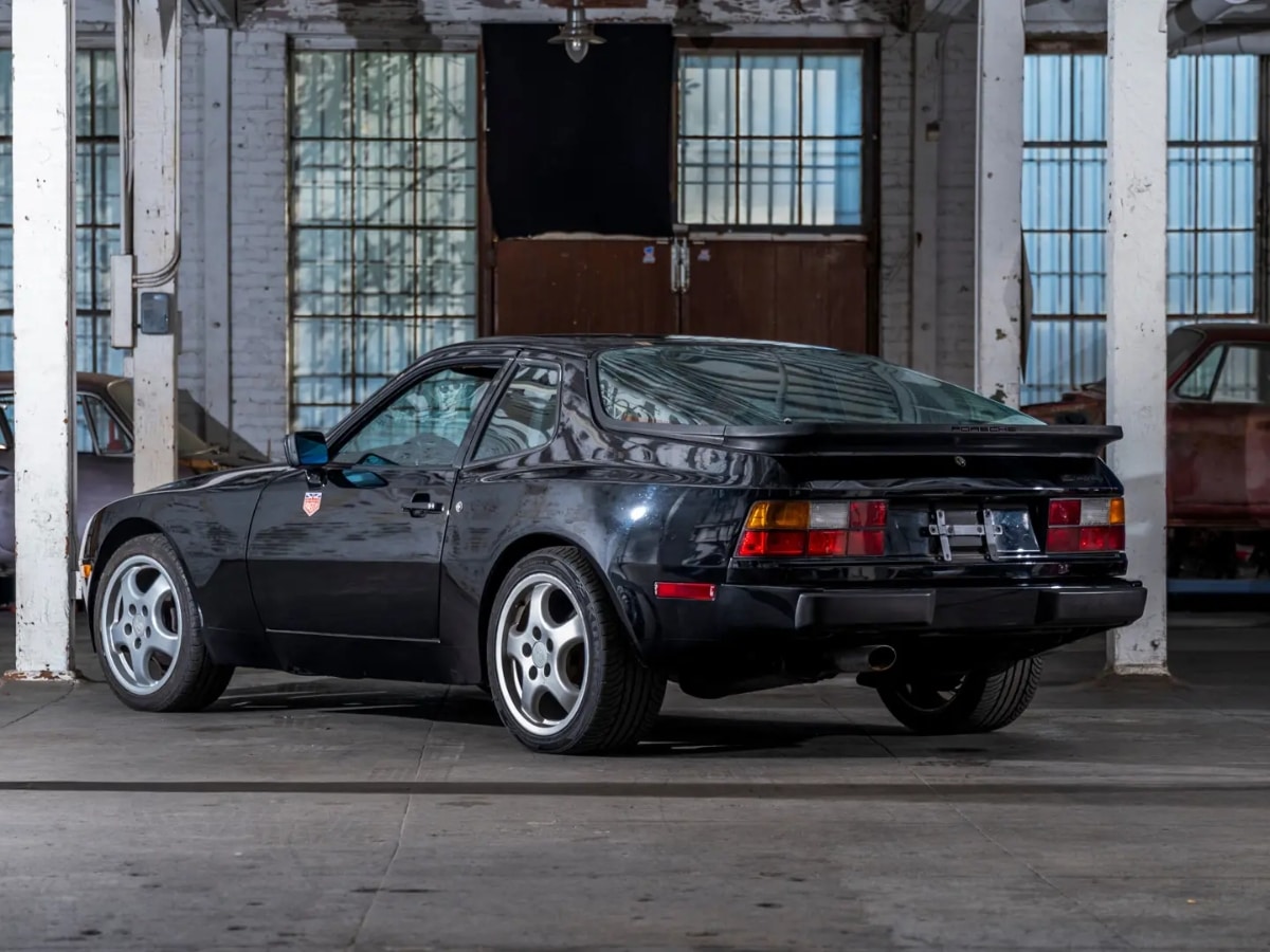 Magnus walker outlaw collection sotheby's auction - 1987 porsche 944