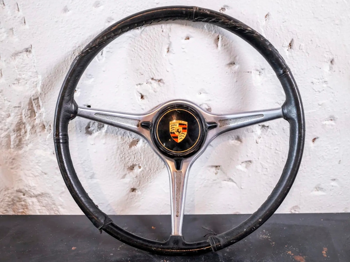 Magnus walker outlaw collection sotheby's auction - porsche 356 c:early 911 steering wheel