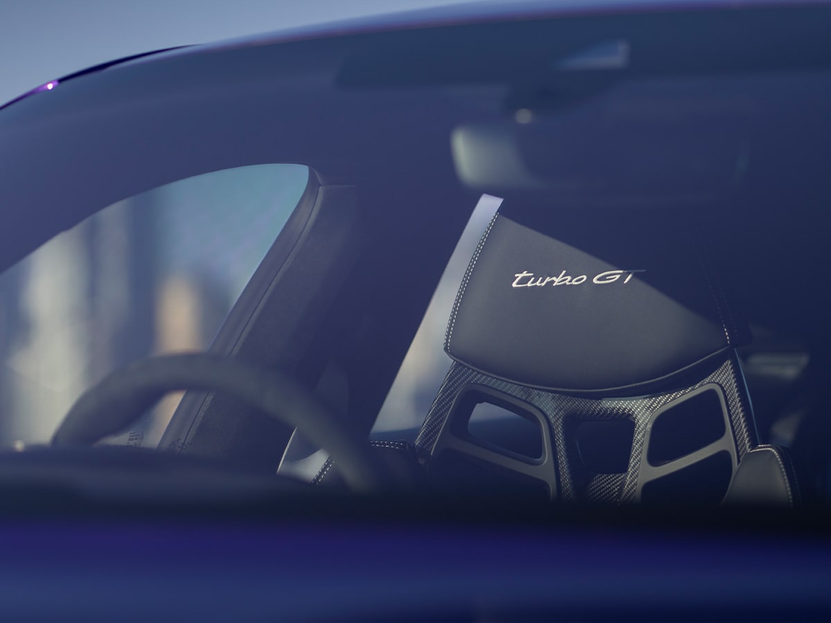Porsche taycan turbo gt seat