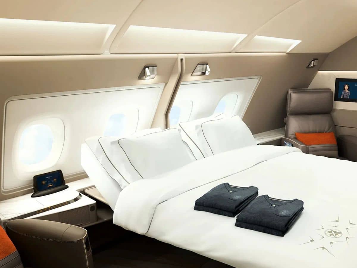 Singapore airlines first class cabin