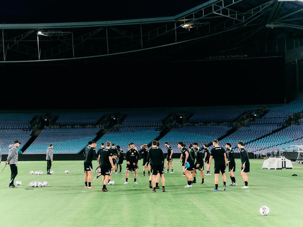 Socceroos vs cameroon b