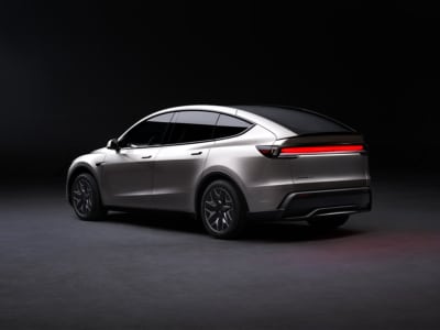 Tesla Super-Sizes the Model Y L for Australia, Budget Buyers Left Behind (For Now)