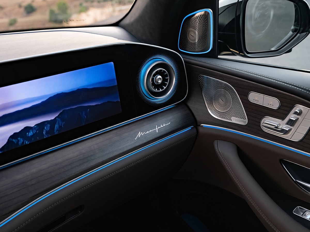 2026 mercedes benz gls passenger screen