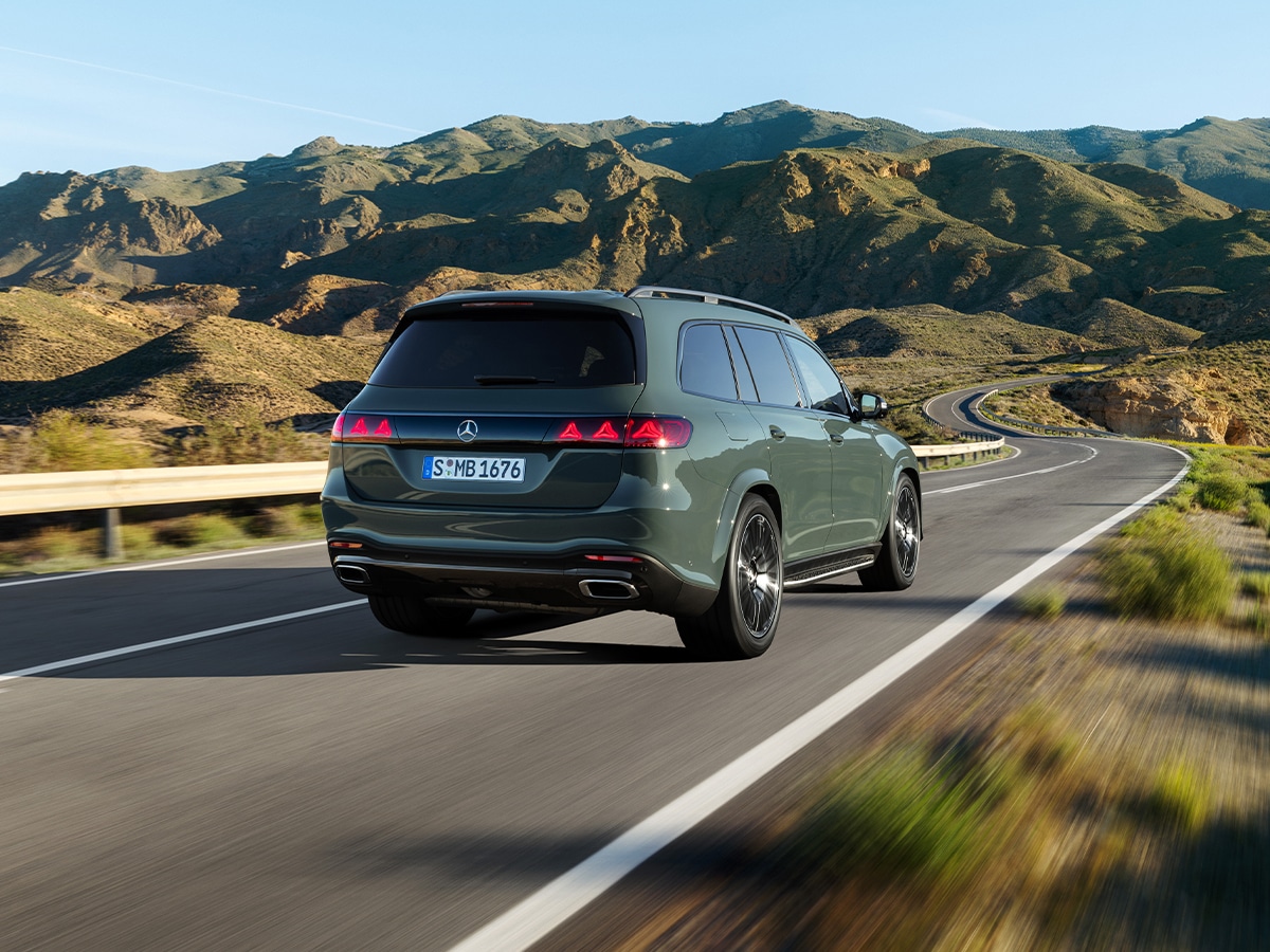 2026 mercedes benz gls rear end on road