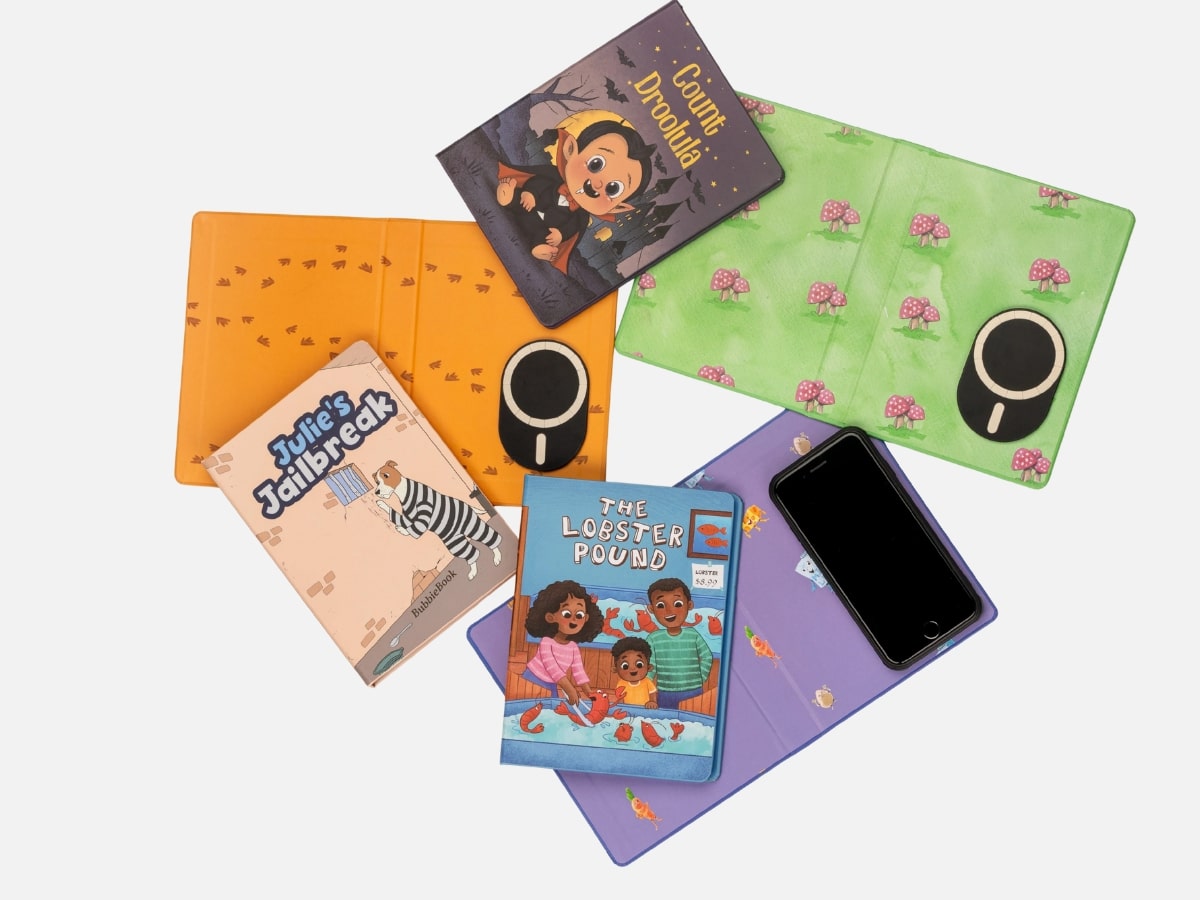 Bubbie Book Smartphone-Free Parenting Prop | Image: Bubbie Book