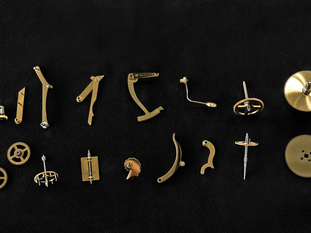 Chopard's beehive table clock parts 1