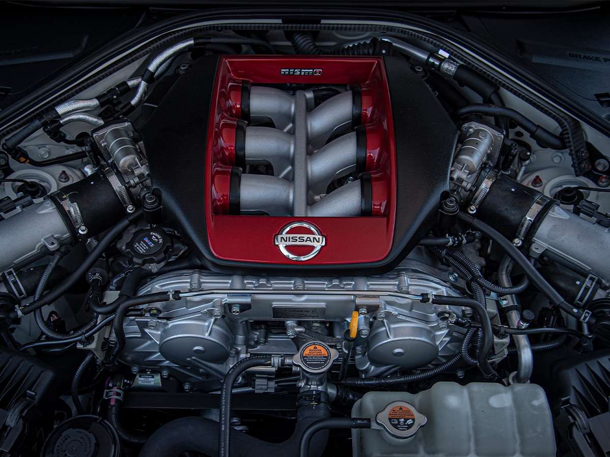 Nissan gt r nismo engine bay