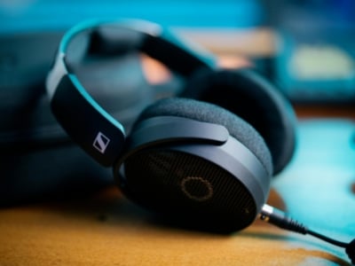Sennheiser HD 480 Pro Is a Comfortable Win For Creators Who Wear Glasses