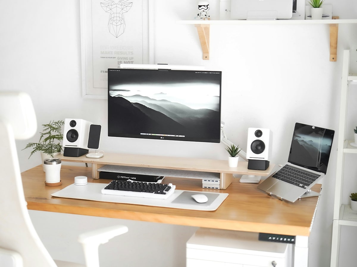 How to Build the Ultimate Home Office Setup to Work From Home (WFH) Like a Pro | Man of Many