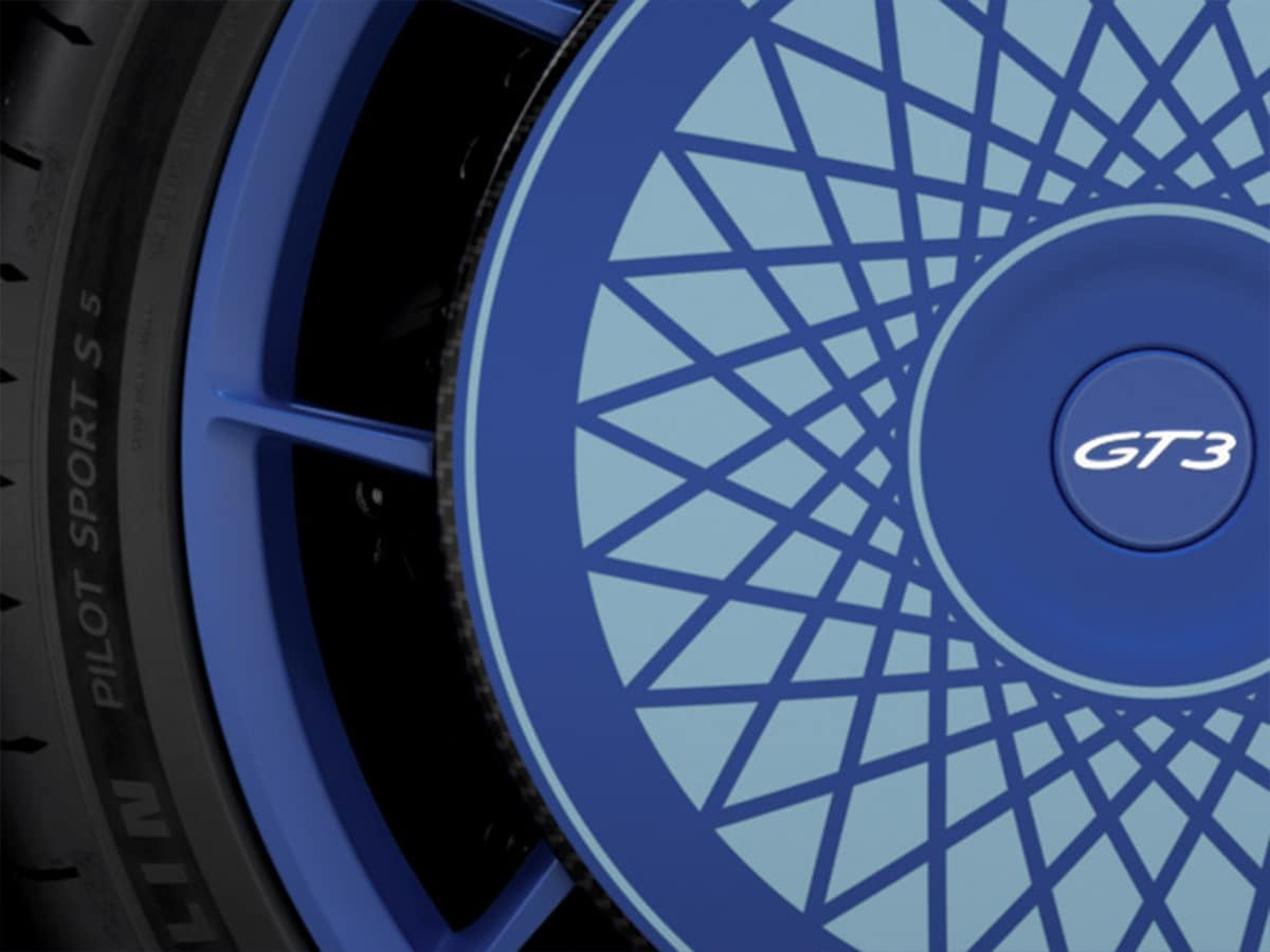 Detail of the Edo Kiriko-inspired wheel cover and Manthey Kit carbon elements
