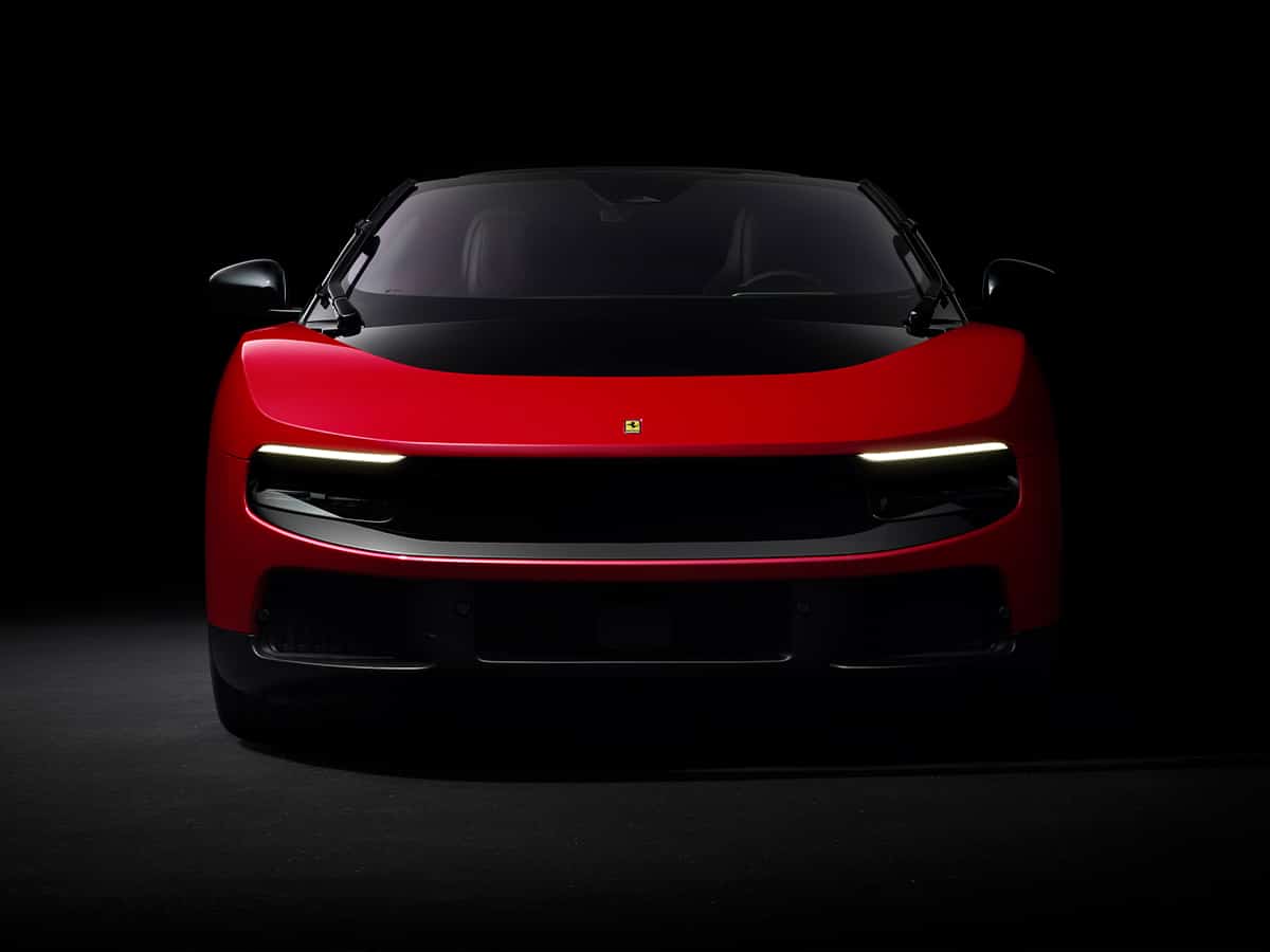 Ferrari luce interior front end