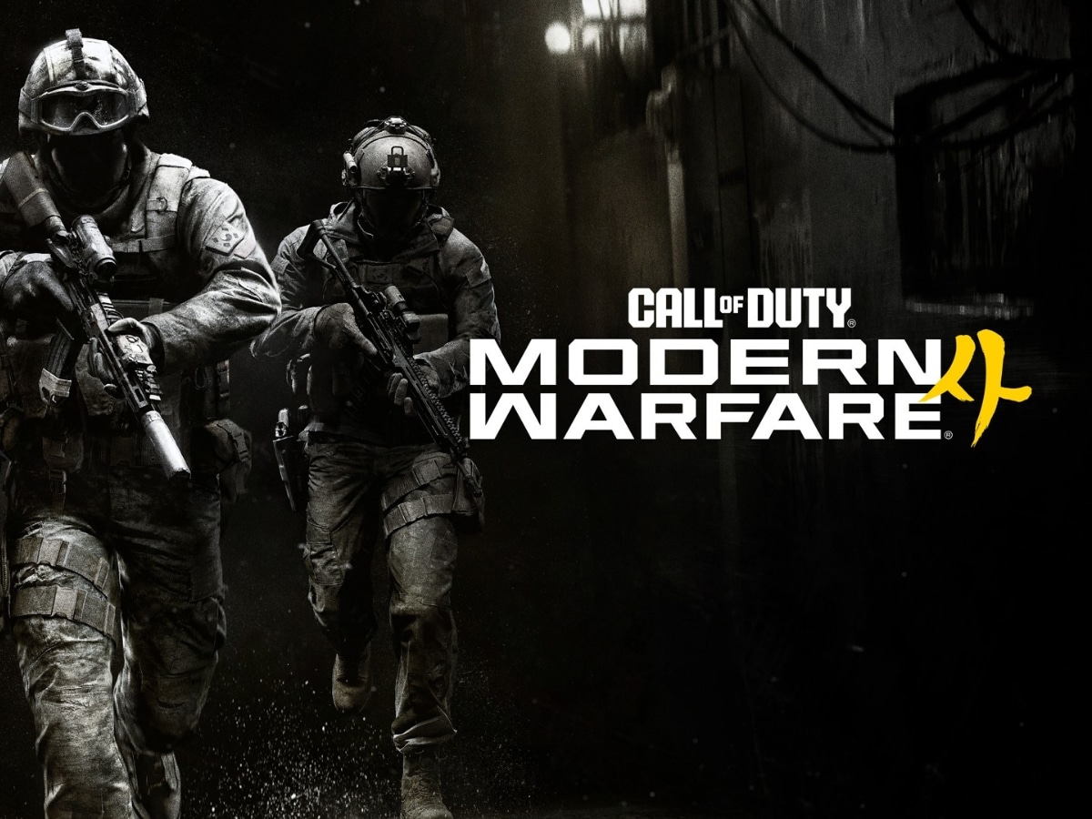 A squad of Modern Warfare 4 Operators rushing toward a helicopter extraction point under heavy enemy fire