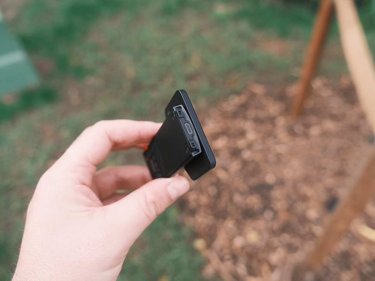 Insta360 luna ultra detachable screen as mic close up