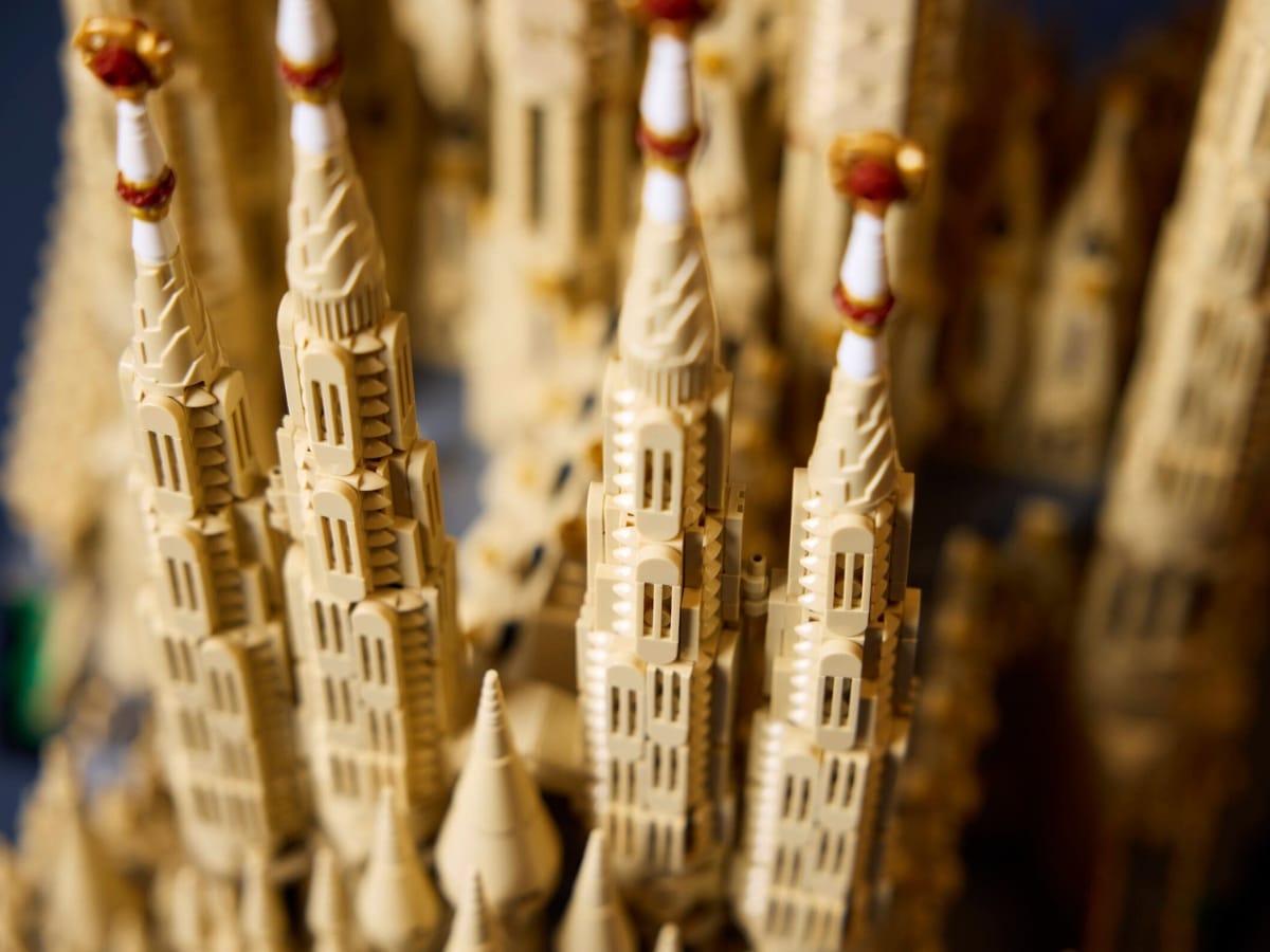 Lego architecture sagrada família 10