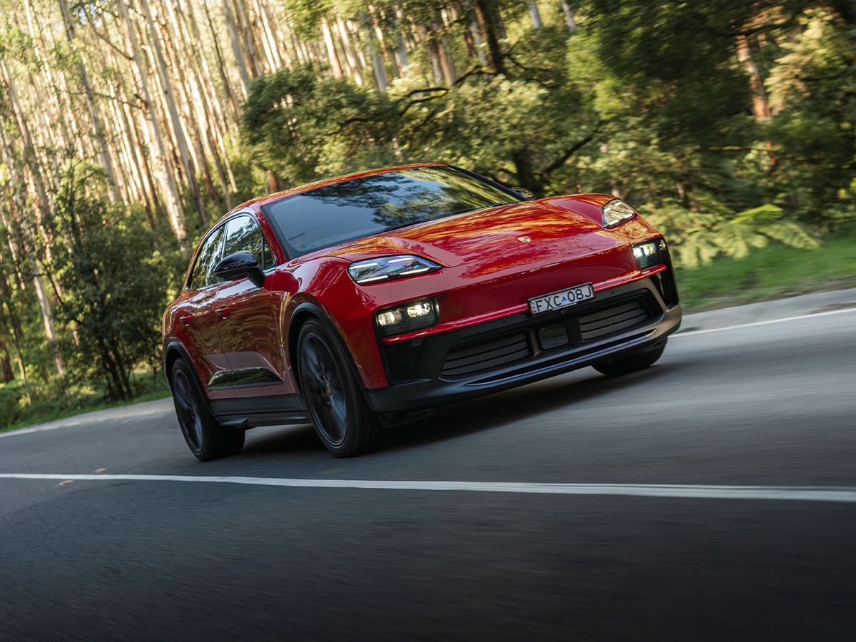 Macan gts on road 1