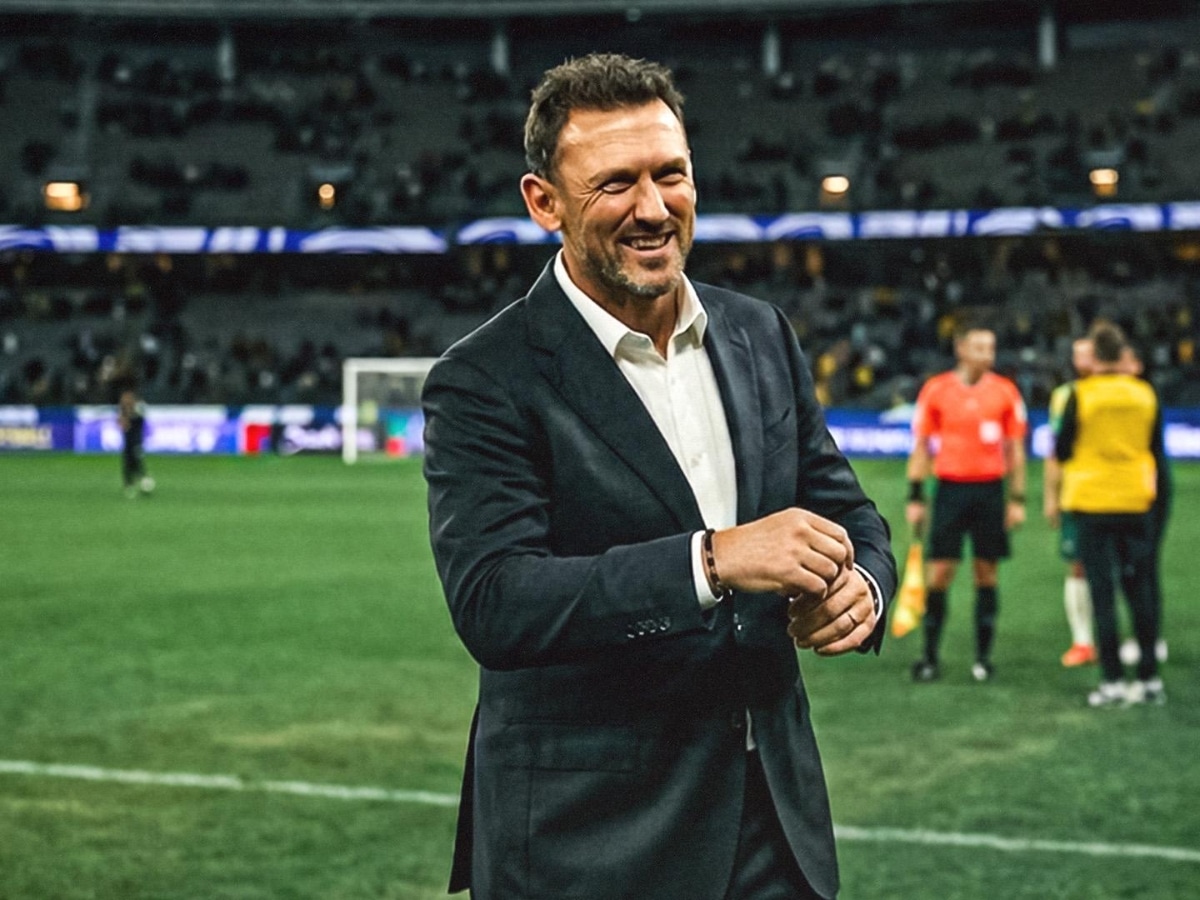 Socceroos head coach Tony Popovic prepares his squad for the 2026 FIFA World Cup match against the USA.