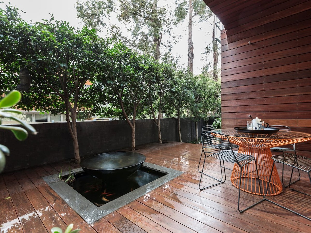 Design Life Apartment near St Kilda Penguins