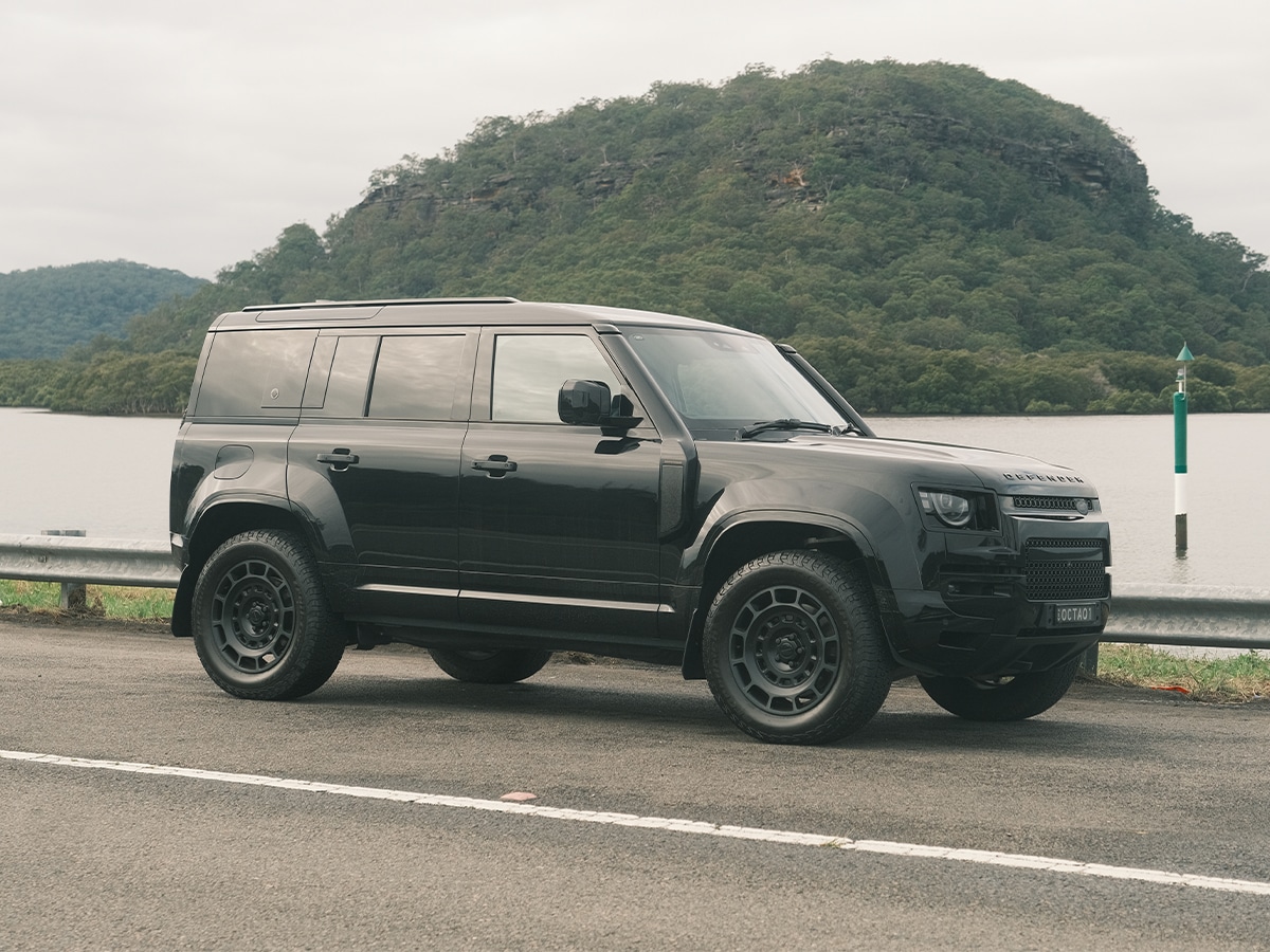 あい 2026 Land Rover Defender OCTA Review