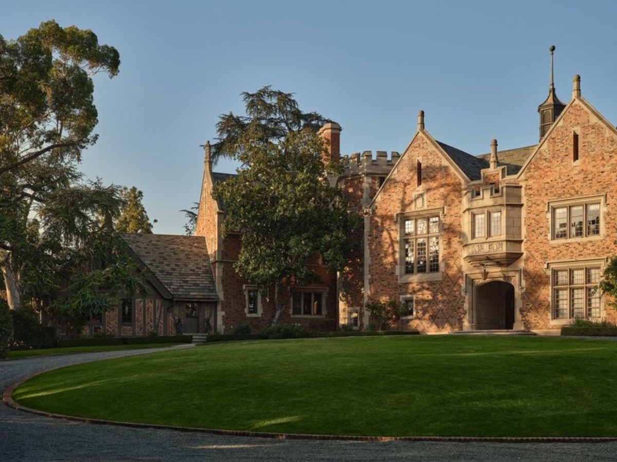 Batman wayne manor pasdena for sale 2