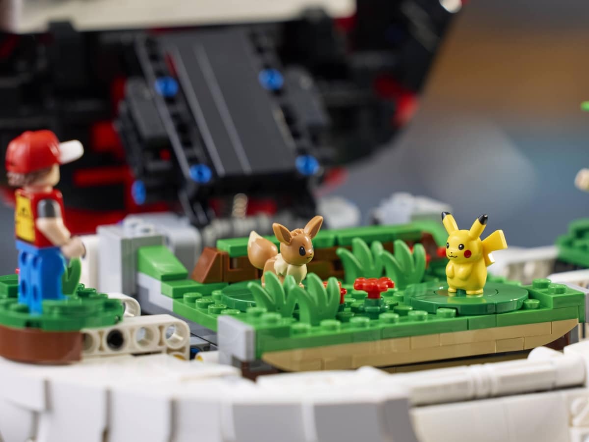 Lego x pokemon iconic trainer moments poké ball 9