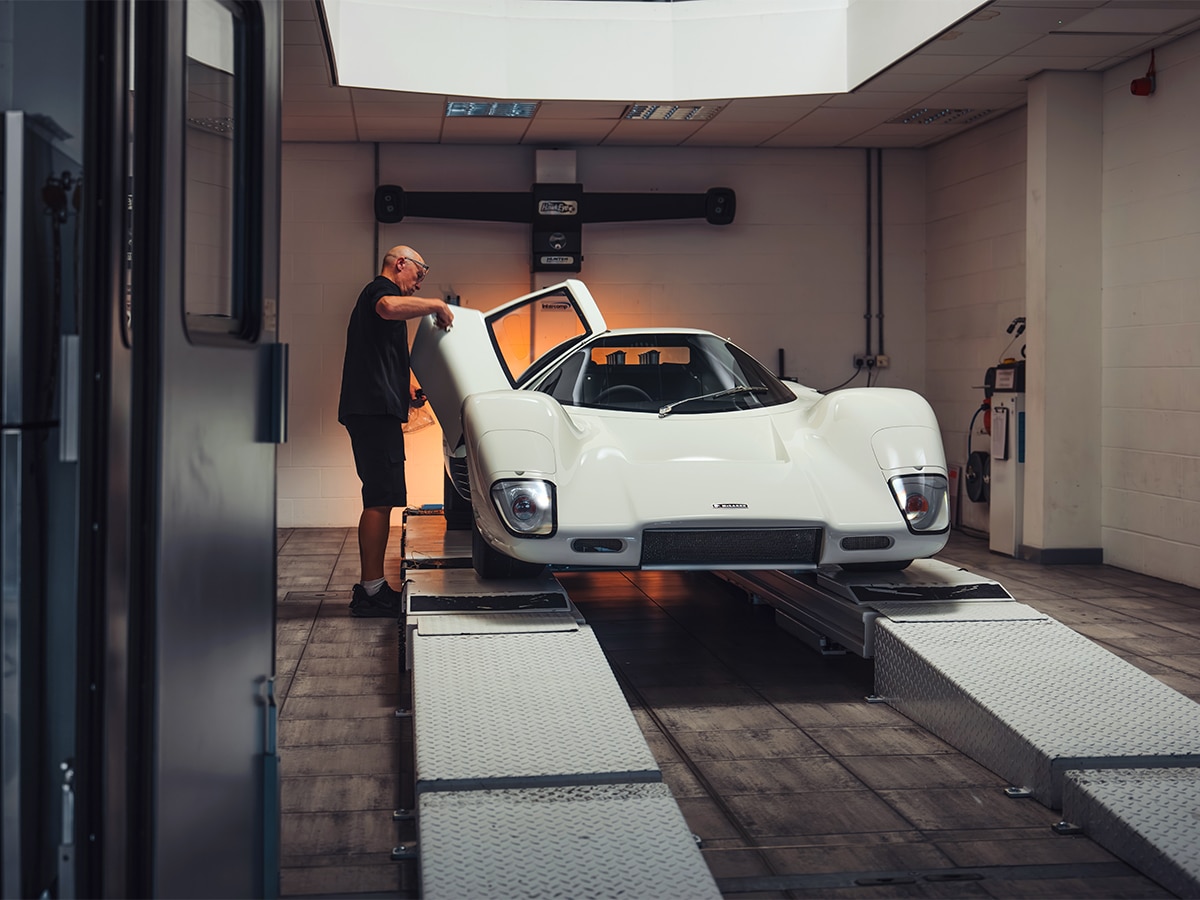 Mclaren m6gt restoration 0027 dsc04637