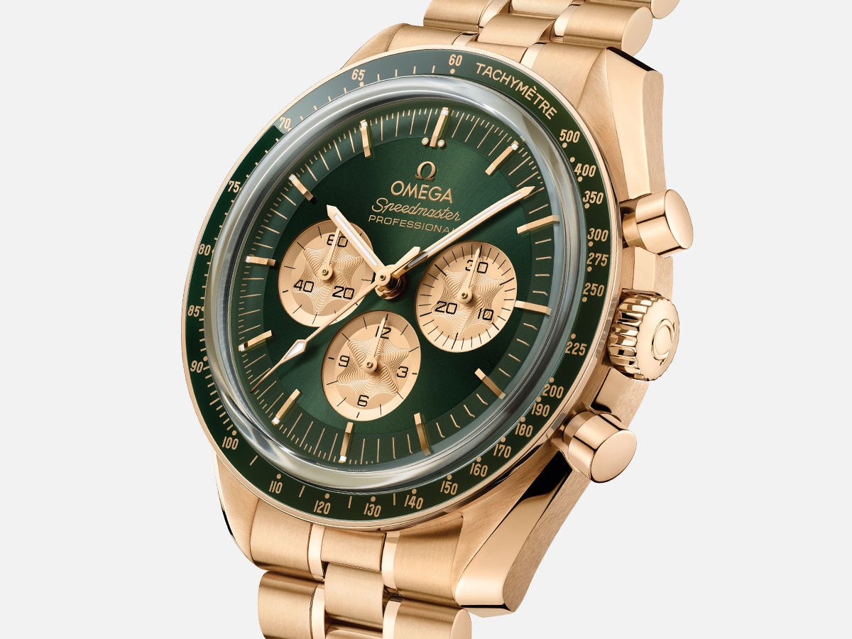 Omega speed master moonwatch ref 310 60 42 50 10 002 feature