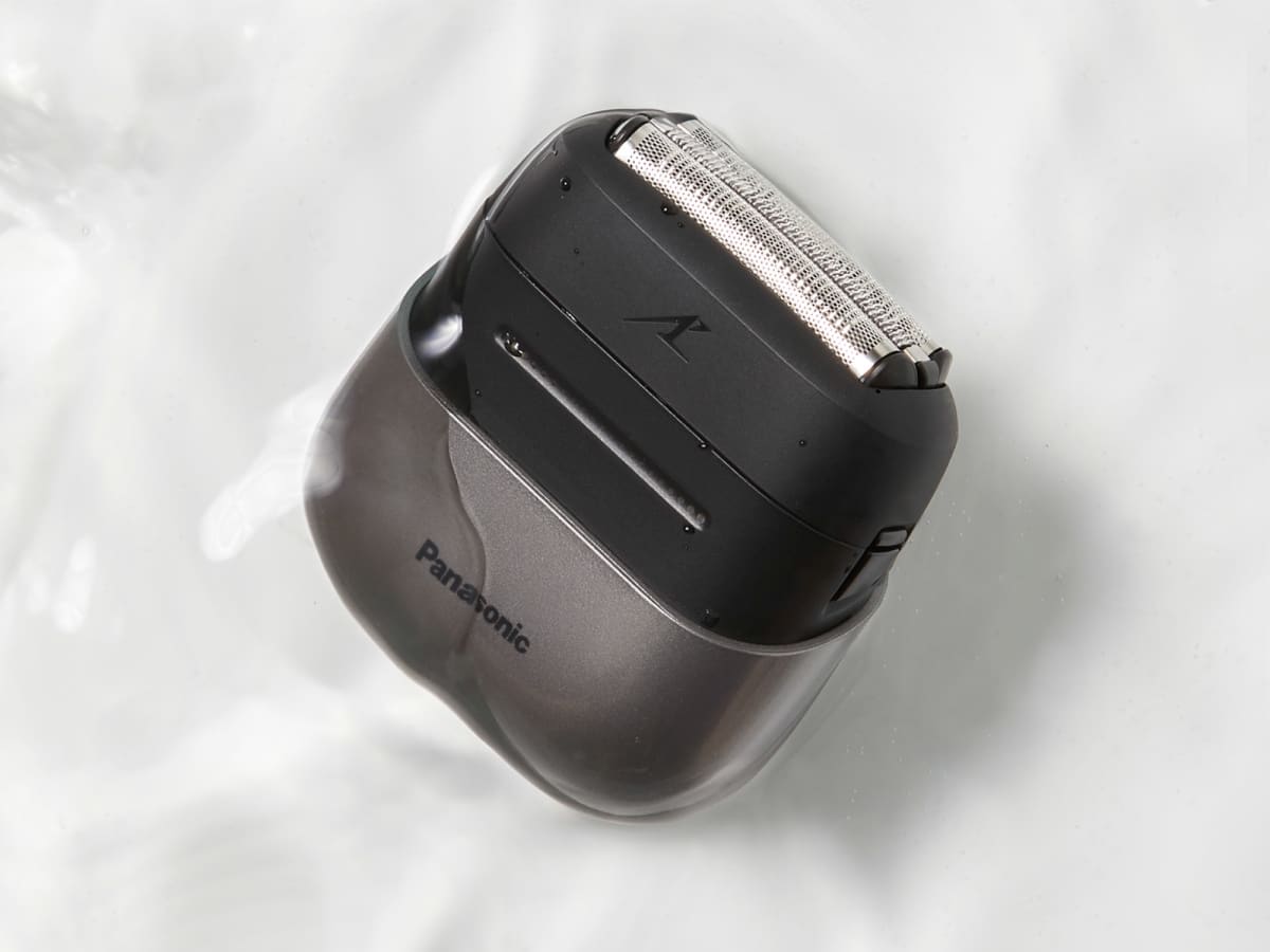 Panasonic compact 3 blade travel shaver es cm3a