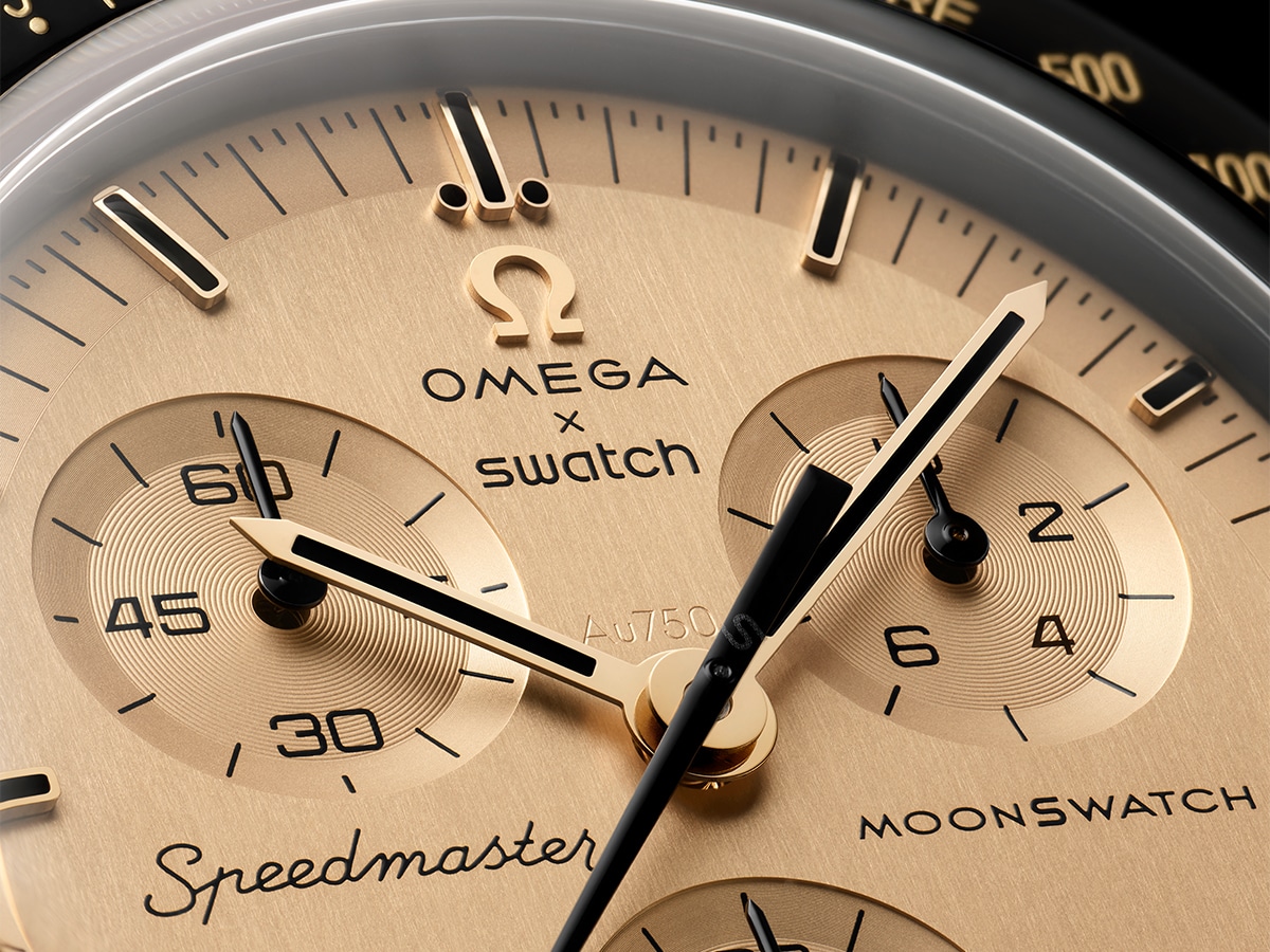 Swatch x omega mission to the moon 1969 0004 sp01 26 moonswatch 1969 ssx01b700 picture close up