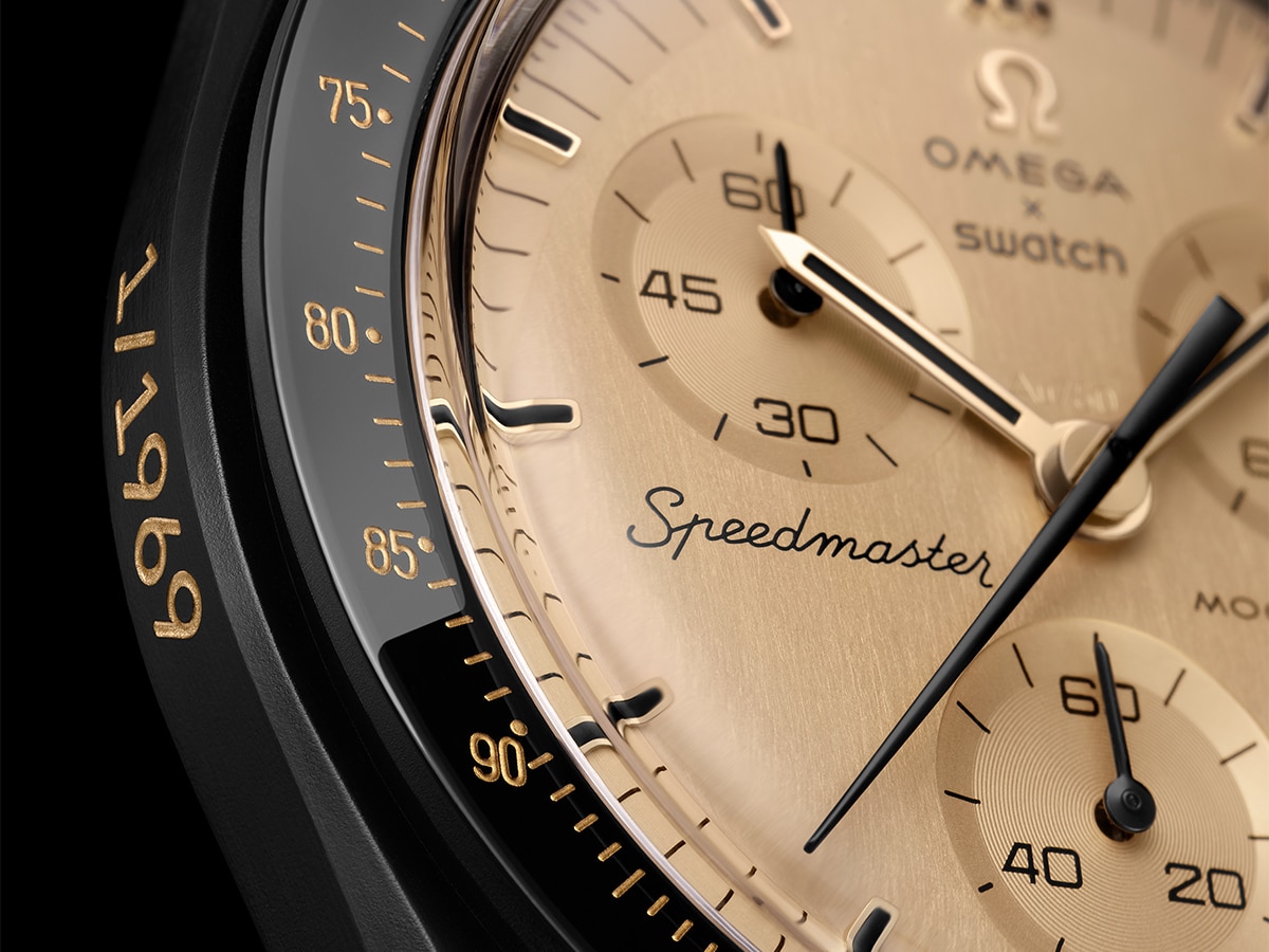 Swatch x omega mission to the moon 1969 0008 sp01 26 moonswatch 1969 ssx01b700 picture close up bezel