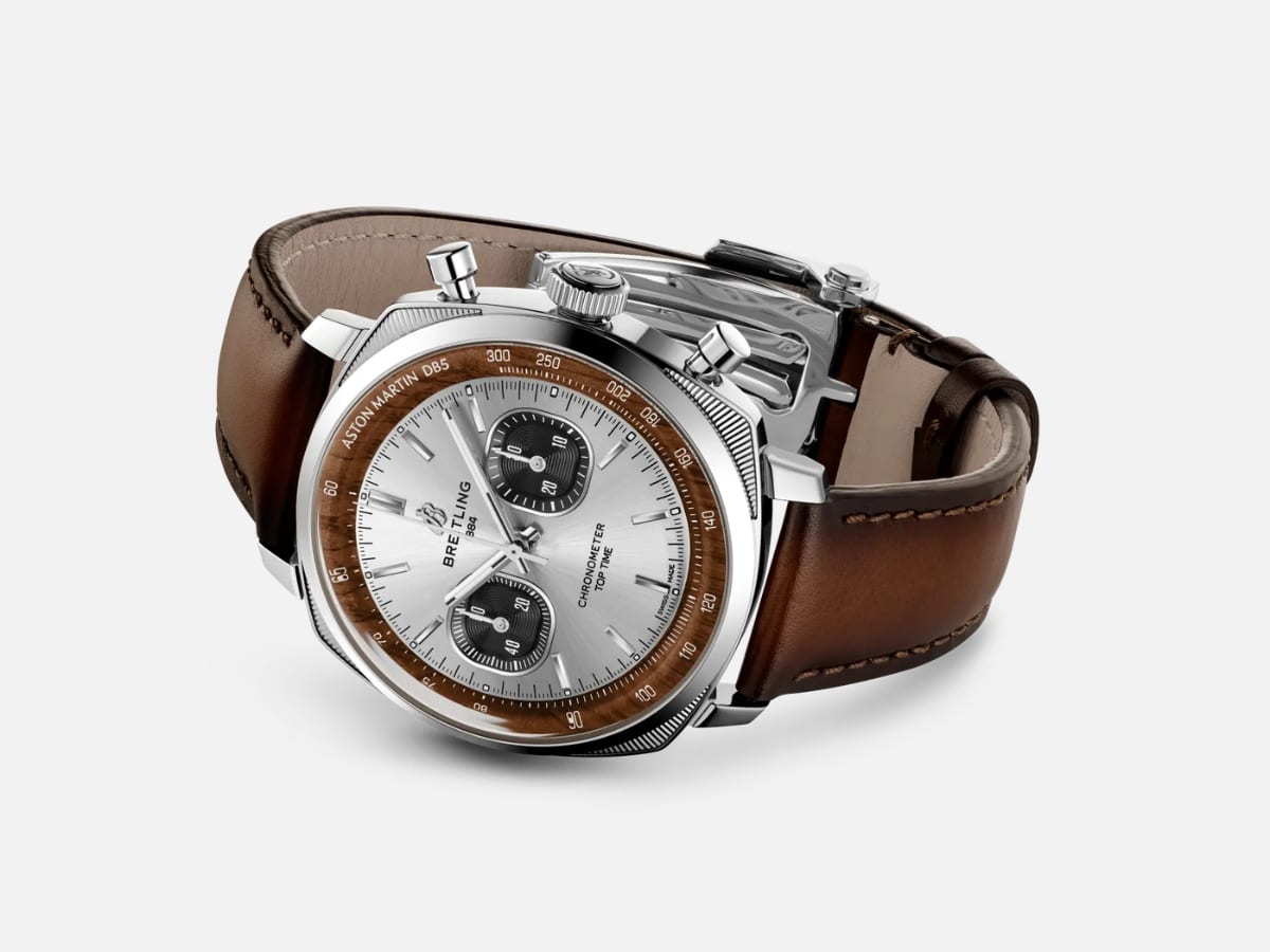Top time b01 chronograph 41 tribute to aston martin db5 4
