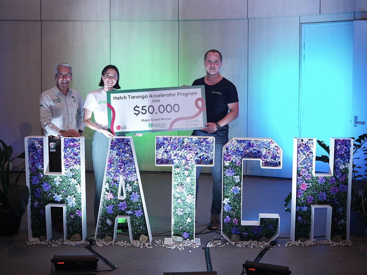 Untitled 1 0000 l to r taronga ceo cam kerr with hatch winners greenpay co founders maddy ingham glenn bartlett - ta
