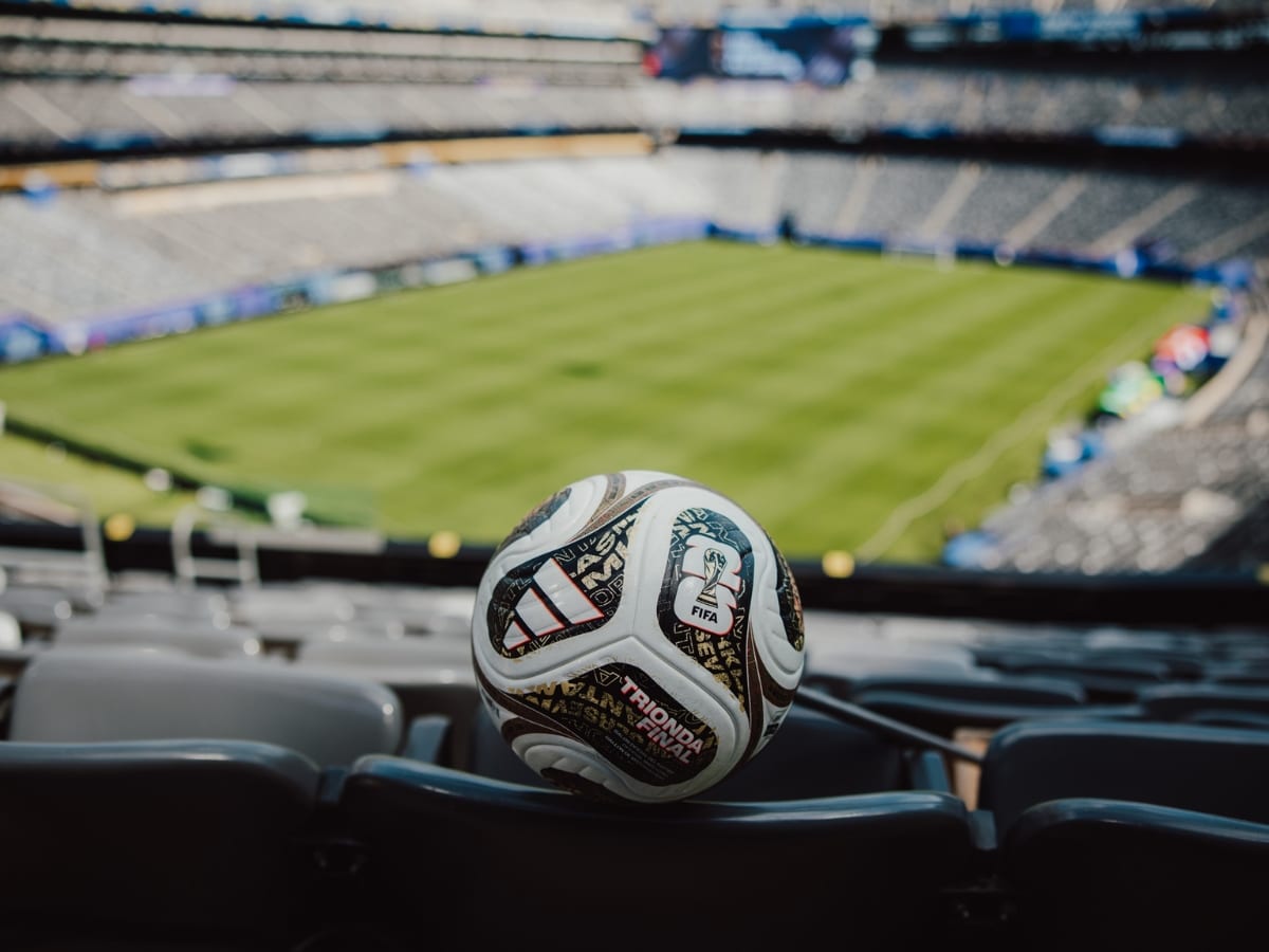 Adidas trionda final official world cup match ball 1