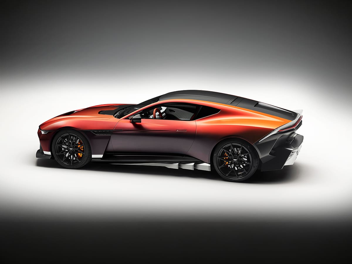 Aston Martin Valen сбоку сверху