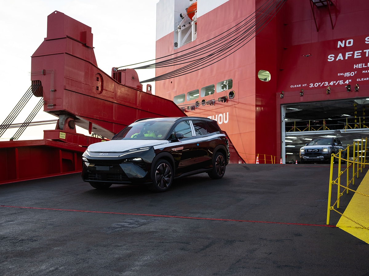Byd dethrones toyota 0000 byd denza zhengzhou 0084
