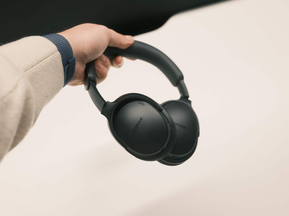 Bose quietcomfort 2nd gen in hand 2