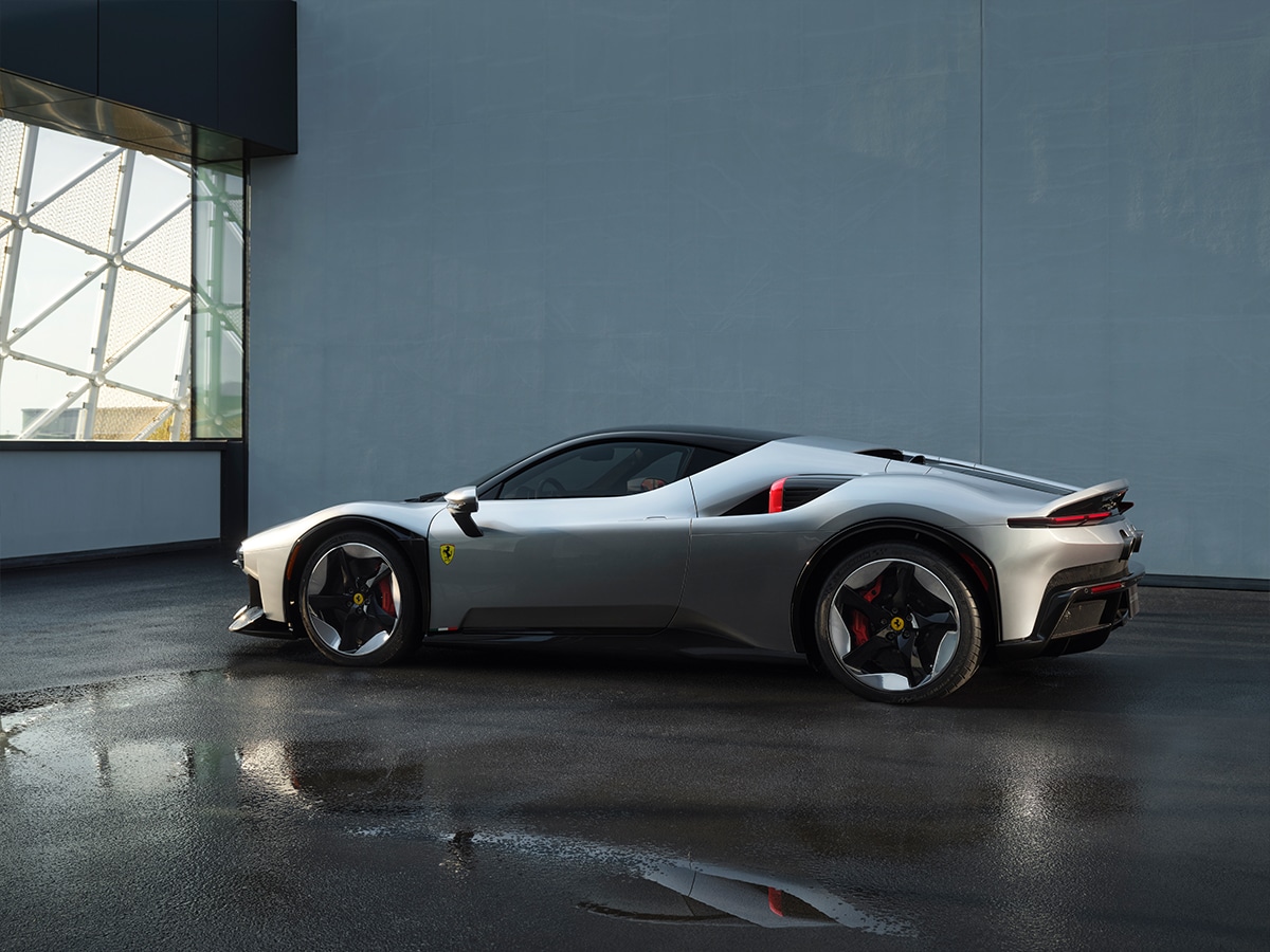 Ferrari cz26 side three quarter 2