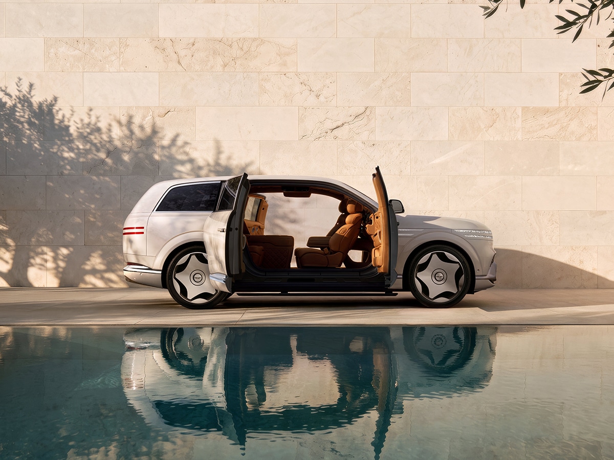 Genesis gv90 neolun doors open