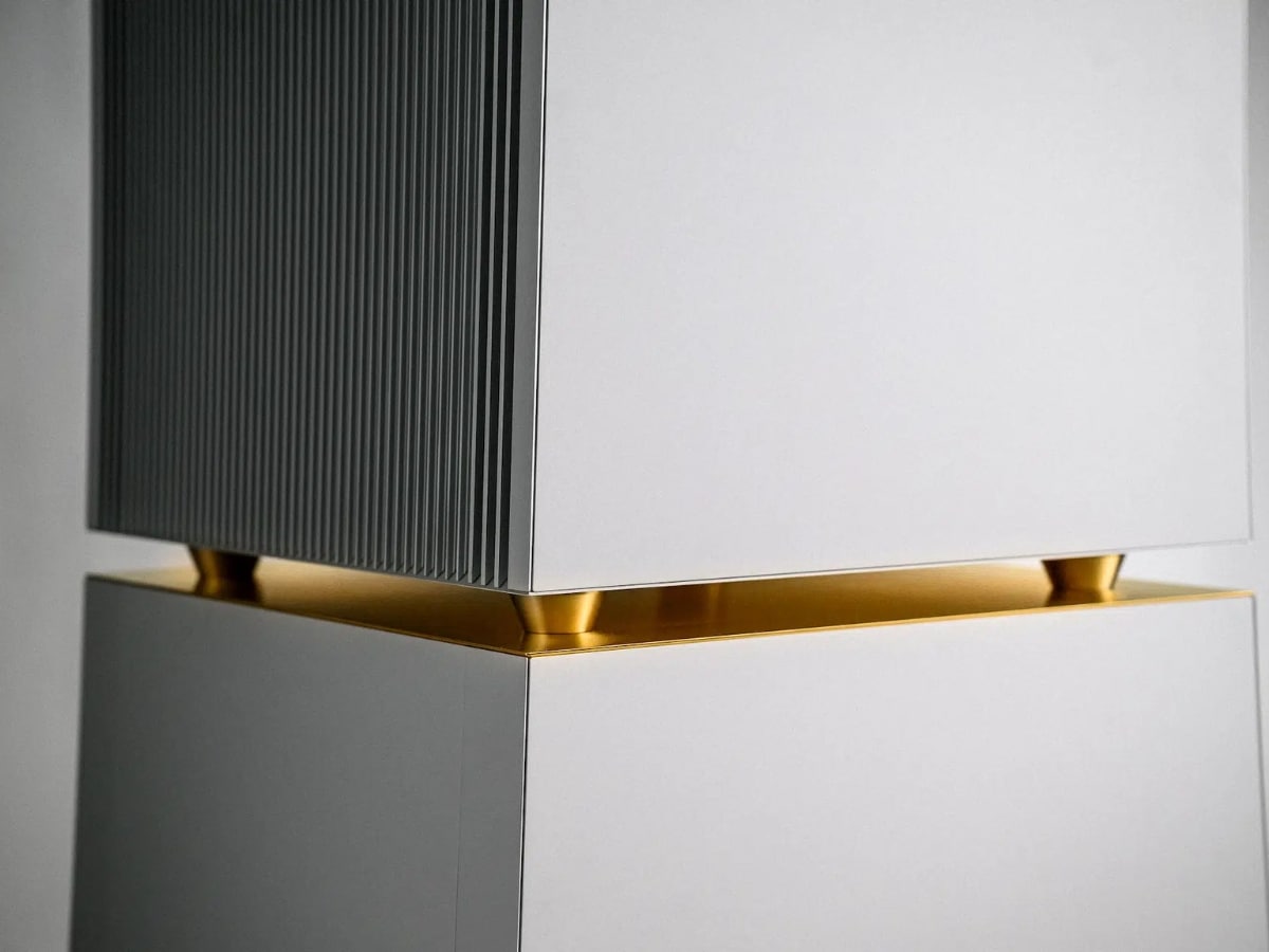 Goldmund telos 9800 amp 4