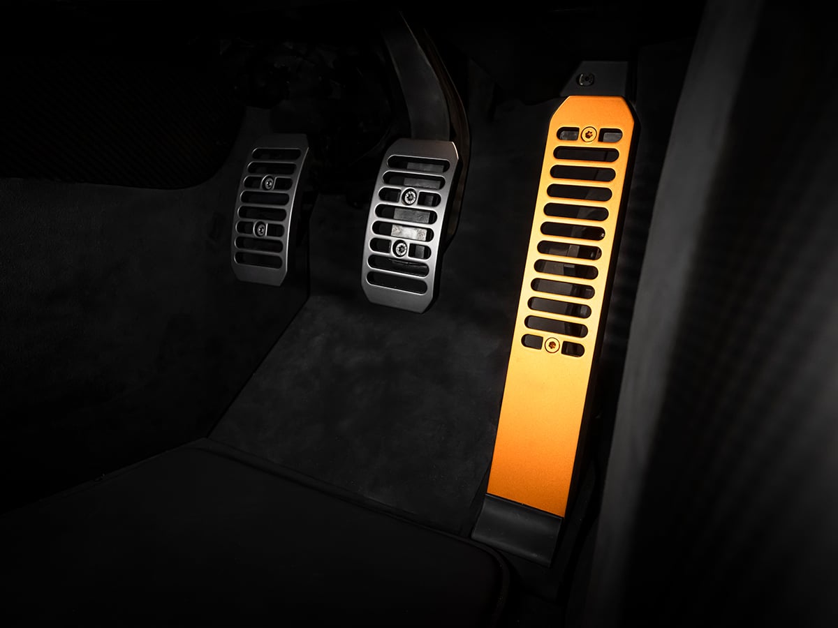 Mclaren mcl 6gt three pedals