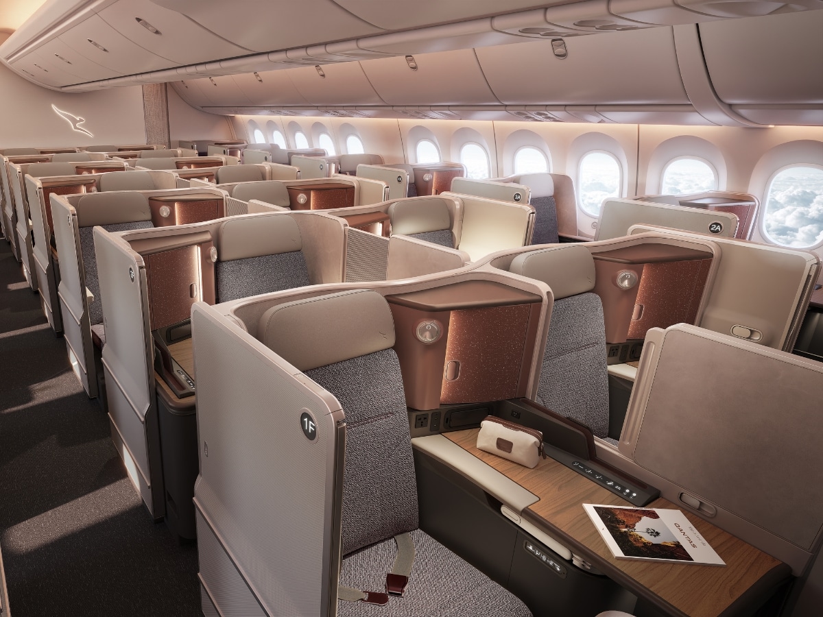 Qantas 787 business suite 3