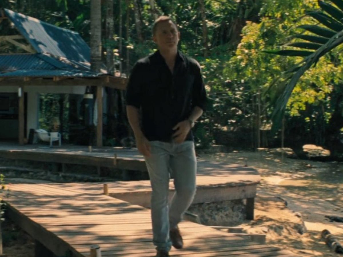 James bond bahamas beach casino royale daniel craig