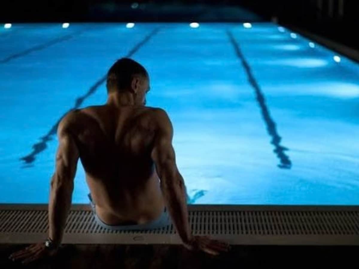 James bond daniel craig skyfall chauffeur orlebar brown pool