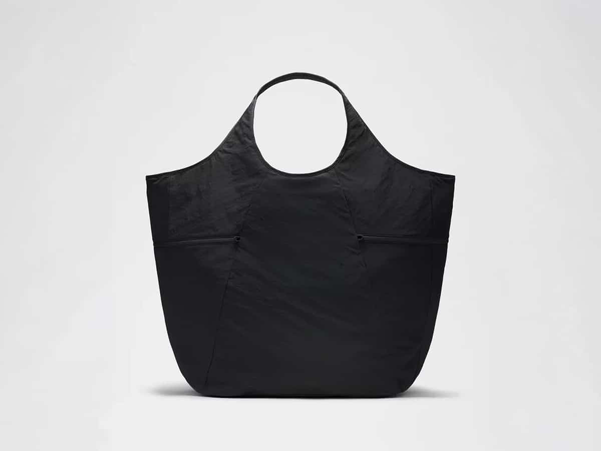 Lululemon's big ass bag back side