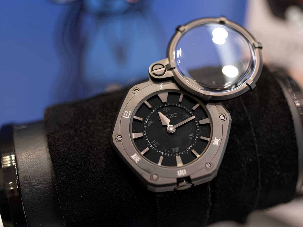 Ninja stealth watch