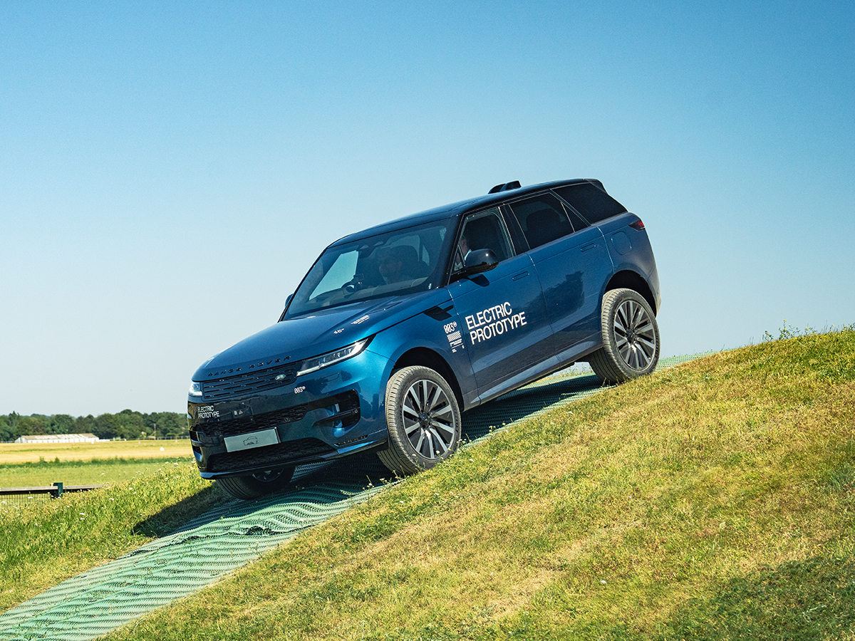 Range rover sport electric review 0018 rr sport electric goodwood 160726 13