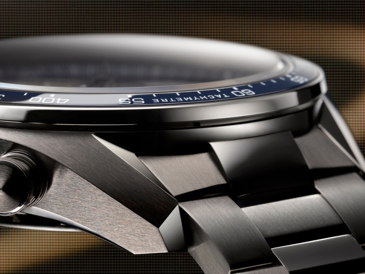 Tag heuer carrera chronograph sport side view