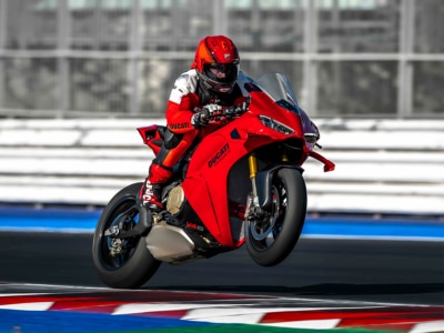 2027 Ducati Panigale V4 Adds V4 R Power and Lamborghini Customisation